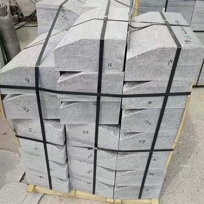 花岗岩芝麻灰S型路沿石 异型石材加工与工程应用全解析